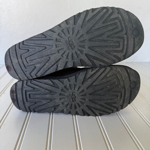 UGG Australia Black Suede Classic short shearling boots size 9 - Picture 8 of 9